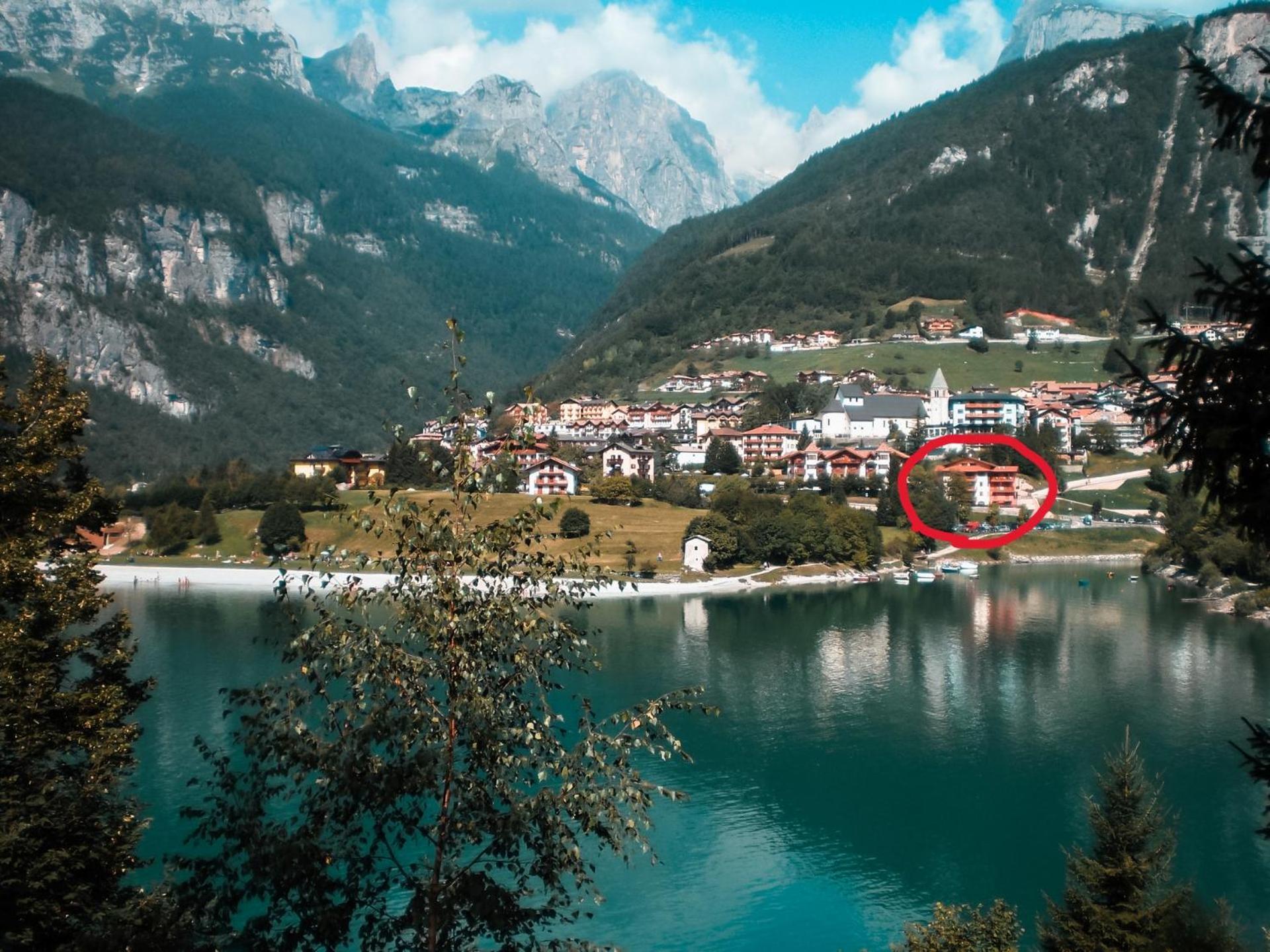 Attico Con Vista Sul Lago E Montagne A Molveno Exterior foto